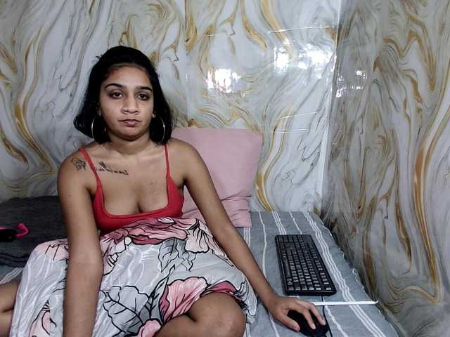 cherryindian4u live cam on BongaCams