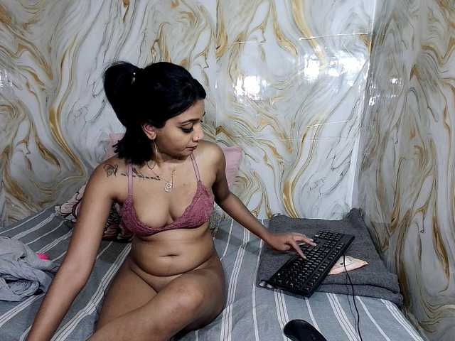 cherryindian4u live cam on BongaCams