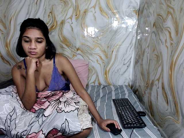 cherryindian4u live cam on BongaCams