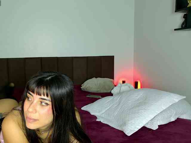latinuycouple webcam