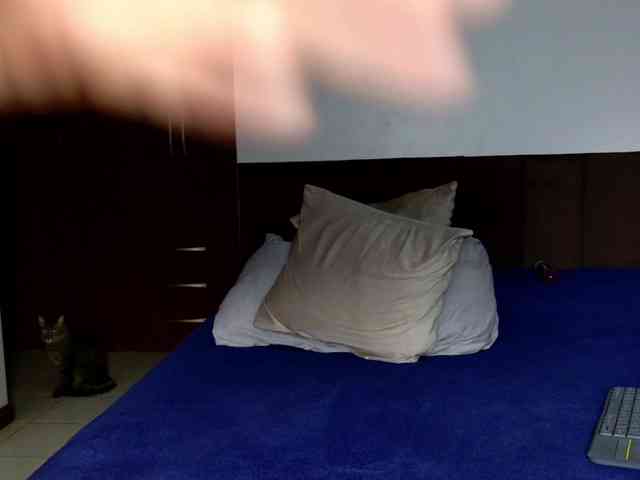 latinuycouple webcam