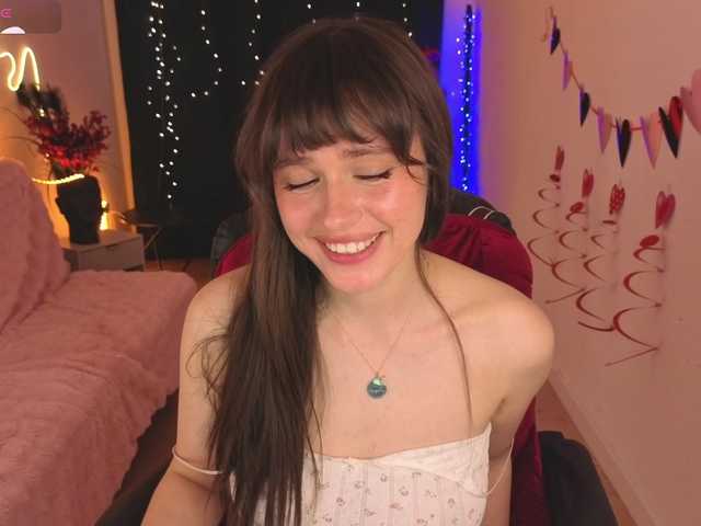 Lillians's BongaCams show and profile