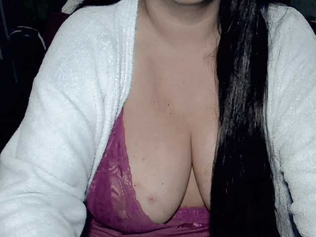 Kellyshowpv live cam on BongaCams