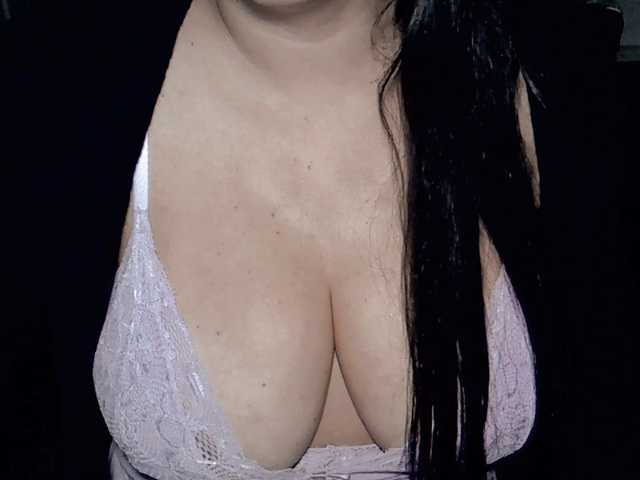 Kellyshowpv live cam on BongaCams