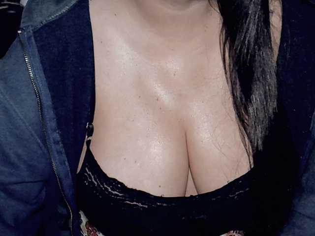 Kellyshowpv live cam on BongaCams
