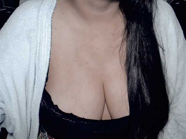 Kellyshowpv live cam on BongaCams