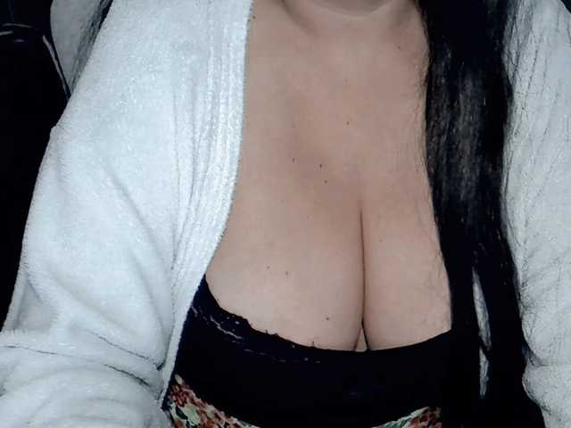 Kellyshowpv live cam on BongaCams