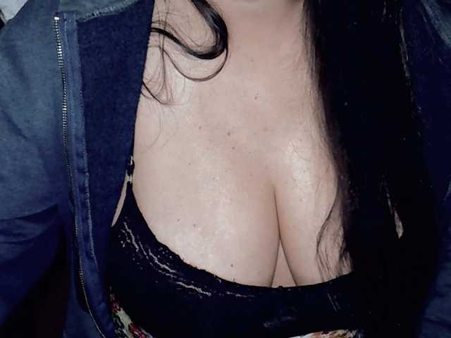 Kellyshowpv live cam on BongaCams