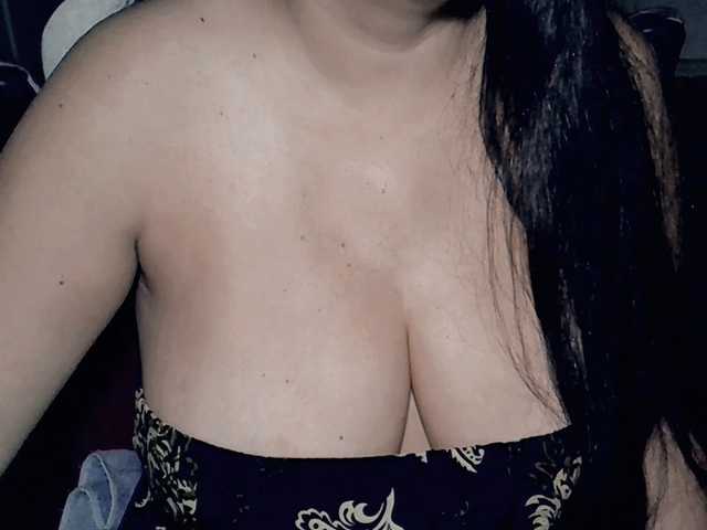 Kellyshowpv live cam on BongaCams