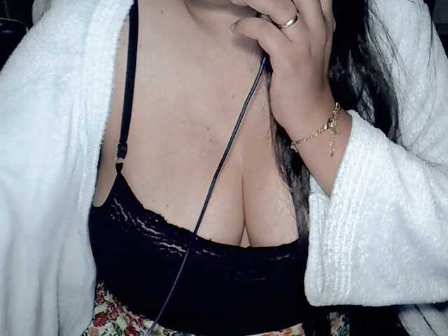 Kellyshowpv live cam on BongaCams
