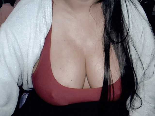Kellyshowpv live cam on BongaCams
