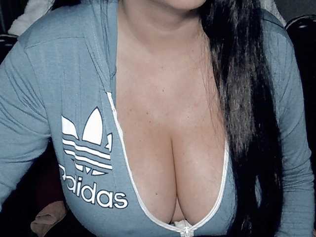 Kellyshowpv live cam on BongaCams