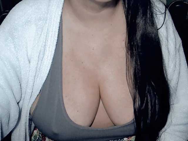 Kellyshowpv live cam on BongaCams