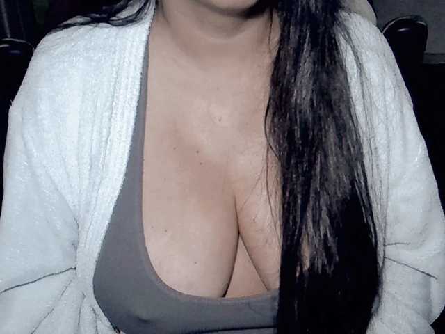 Kellyshowpv live cam on BongaCams