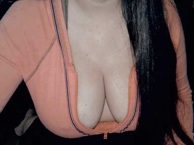 Kellyshowpv live cam on BongaCams