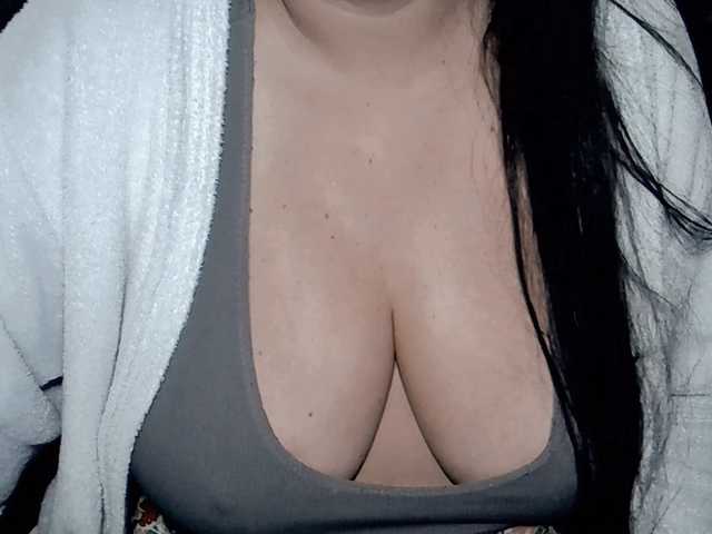Kellyshowpv live cam on BongaCams
