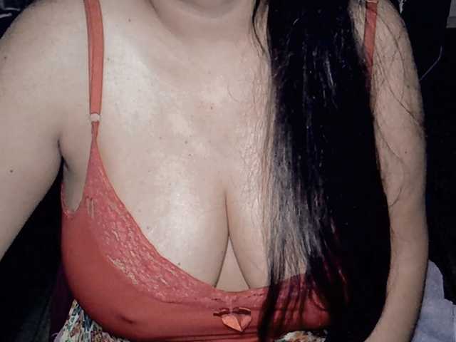 Kellyshowpv live cam on BongaCams