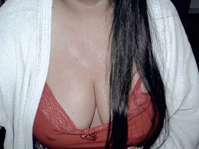 Kellyshowpv live cam on BongaCams