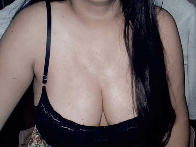 Kellyshowpv live cam on BongaCams