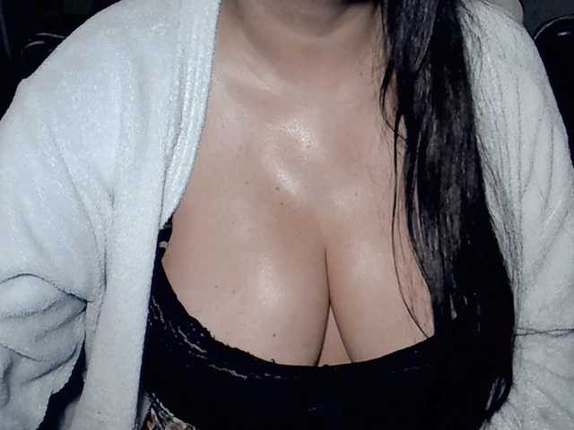 Kellyshowpv live cam on BongaCams