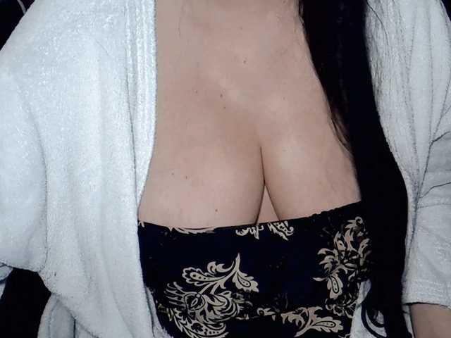 le modèle Kellyshowpv est en webcam porno dans un show sur le site bongacams, il possède les tags suivants: Latino/Hispanic,Brunette,Shaved