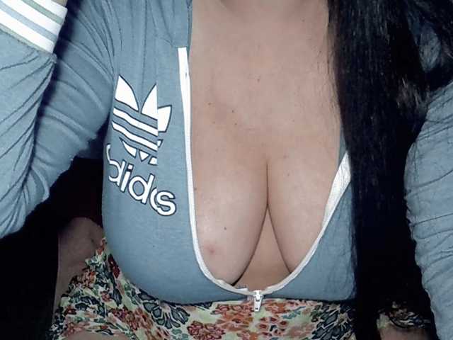 Kellyshowpv live cam on BongaCams