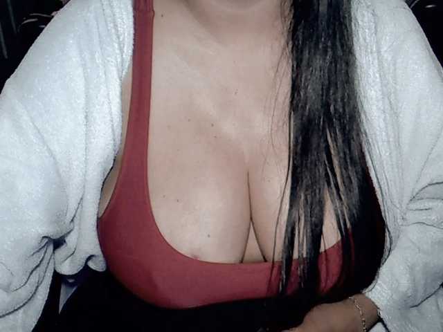 Kellyshowpv live cam on BongaCams