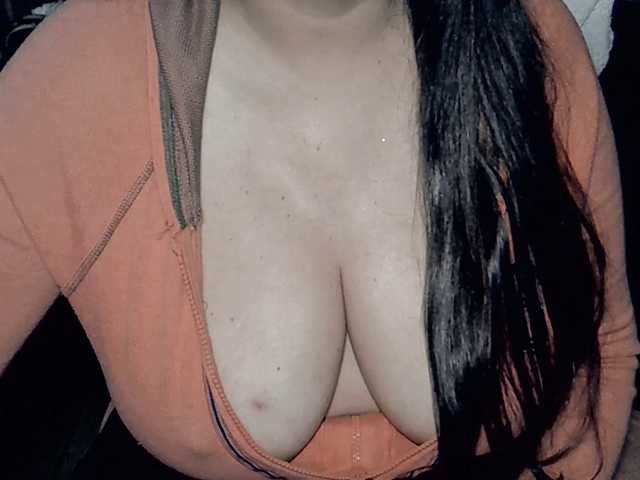 Kellyshowpv live cam on BongaCams