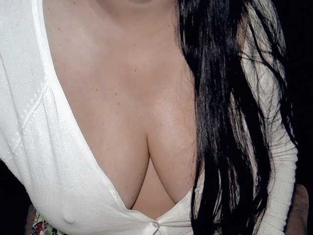 Kellyshowpv live cam on BongaCams