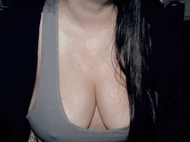 Kellyshowpv live cam on BongaCams