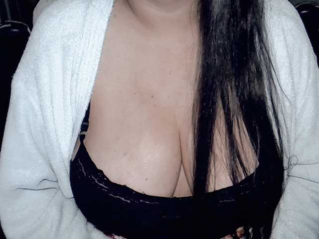 Kellyshowpv live cam on BongaCams