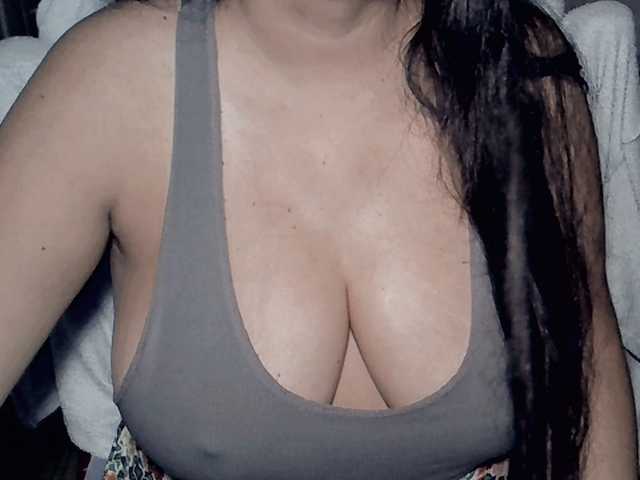 Kellyshowpv live cam on BongaCams