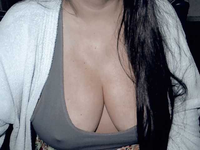 Kellyshowpv live cam on BongaCams