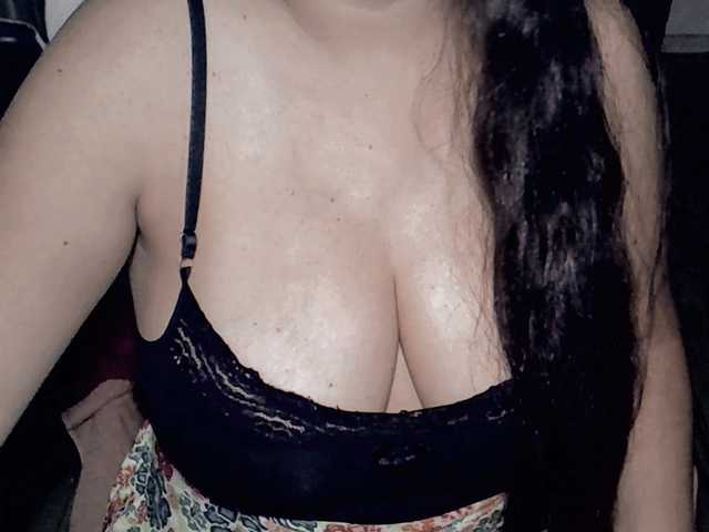 Kellyshowpv live cam on BongaCams