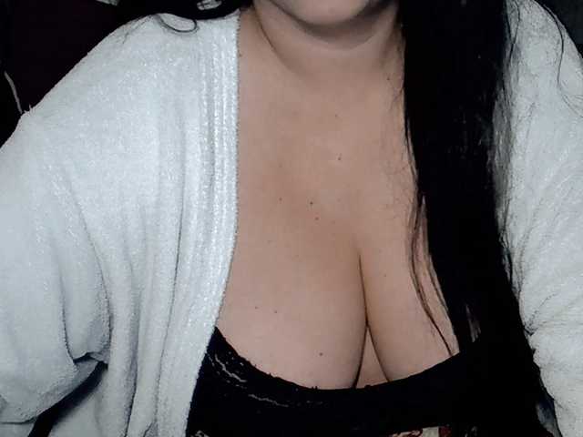 Kellyshowpv live cam on BongaCams