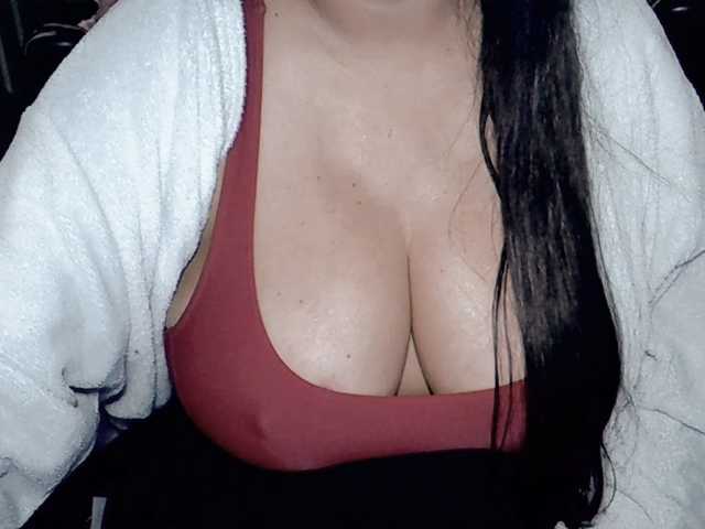 Kellyshowpv live cam on BongaCams
