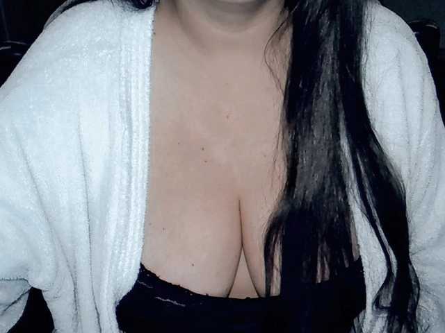 Kellyshowpv live cam on BongaCams