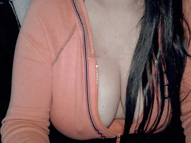 Kellyshowpv live cam on BongaCams
