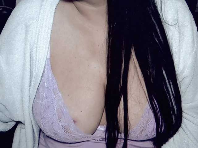 Kellyshowpv live cam on BongaCams