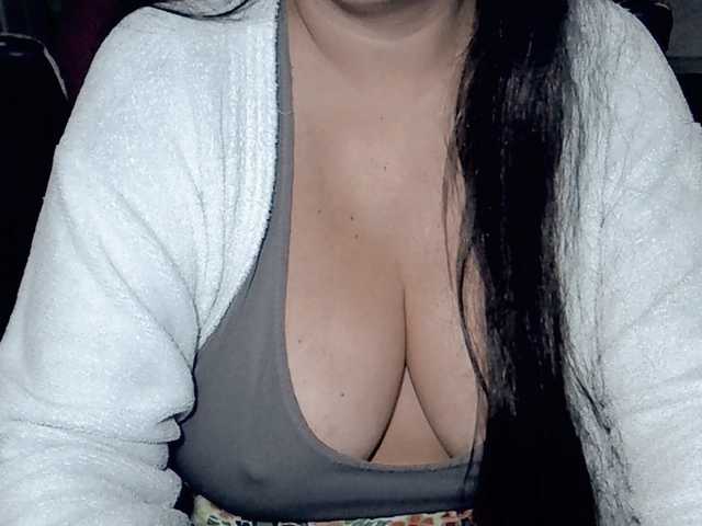 Kellyshowpv live cam on BongaCams