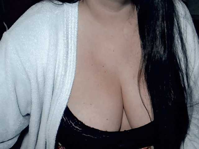Kellyshowpv live cam on BongaCams