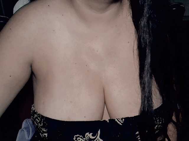 Kellyshowpv live cam on BongaCams