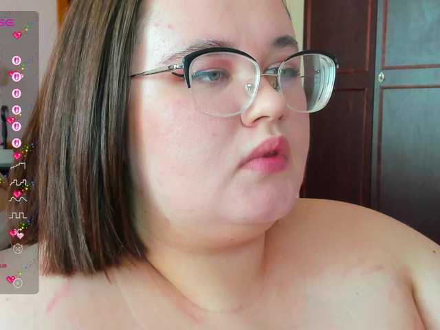 Jessica-Joy's BongaCams show and profile