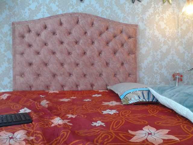 LAURA-SMIITH live cam on BongaCams