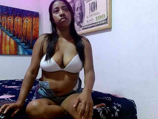 Samantha-kaneg webcam