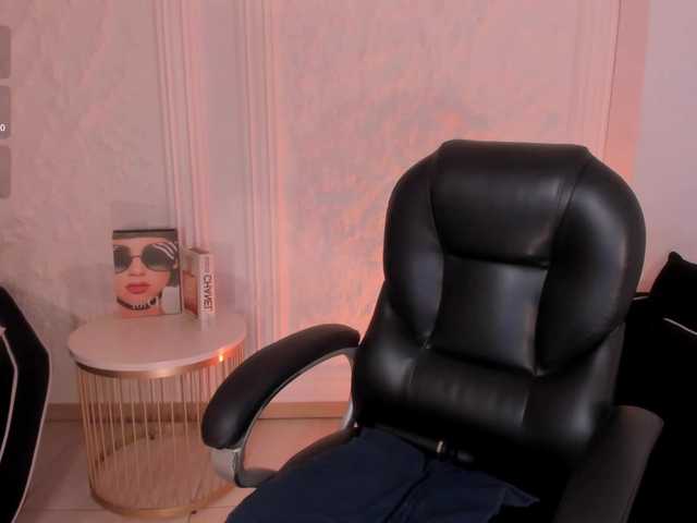 MiaFarrell live cam on BongaCams