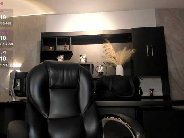 MiaFarrell live cam preview