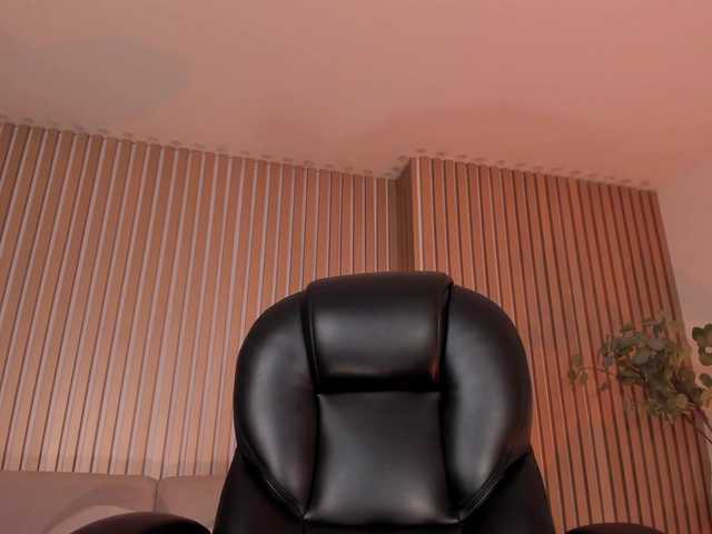 MiaFarrell's BongaCams show and profile