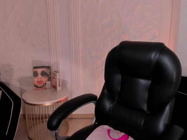 MiaFarrell live cam on BongaCams