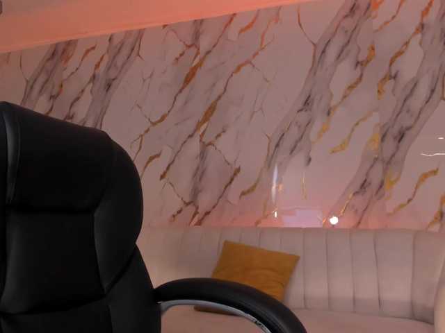 MiaFarrell live cam on BongaCams